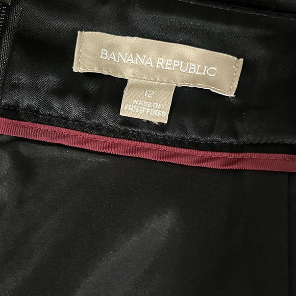 Banana Republic Black Pencil Skirt - Picture 8 of 11